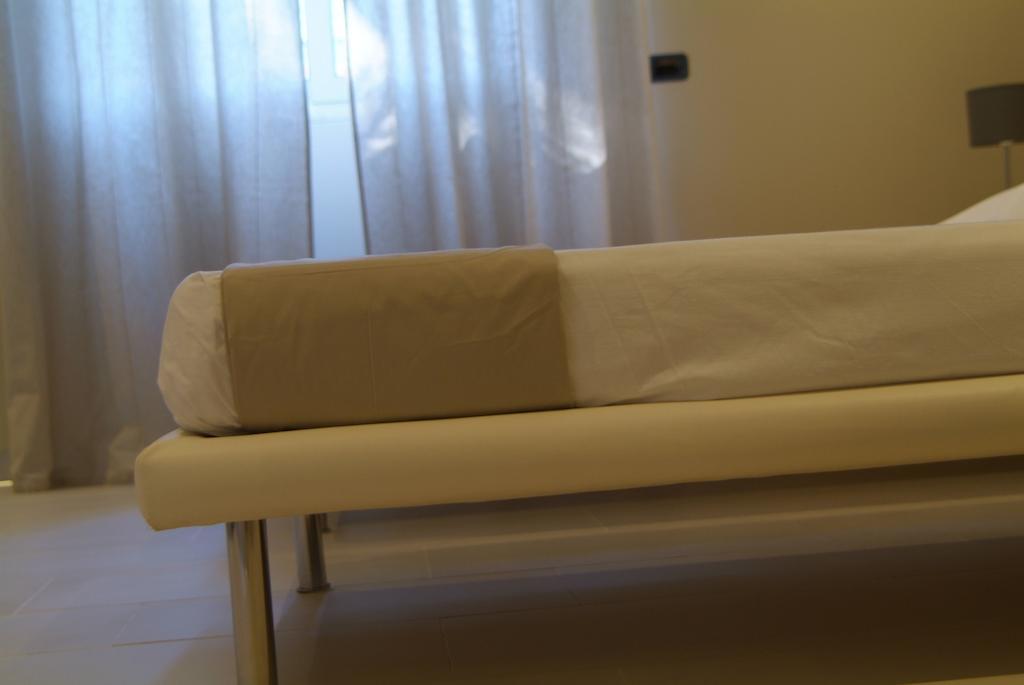 B&Beach Cagliari Guest House Номер фото